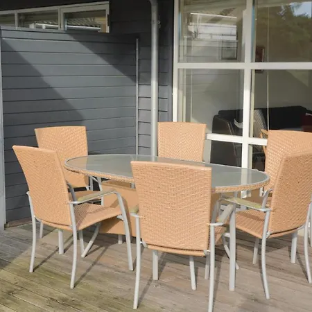 Holiday home Holiday Hennebysvej Henne V